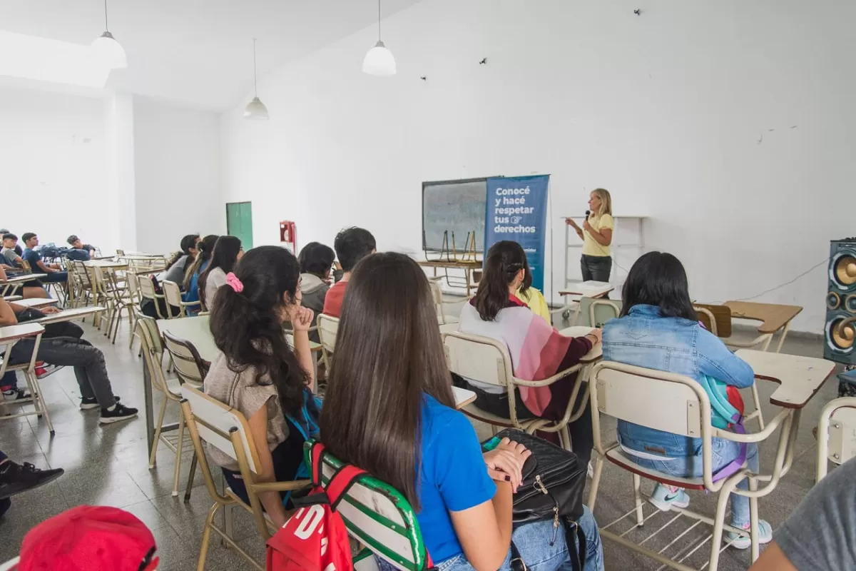 El programa “Educación en el Consumo” abre su convocatoria para escuelas secundarias