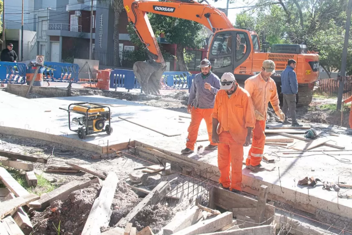 La Municipalidad avanza con la obra hidráulica de calle La Rioja