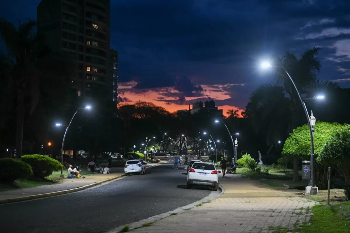 La Municipalidad renueva el sistema de luminarias LED en la zona de El Rosedal