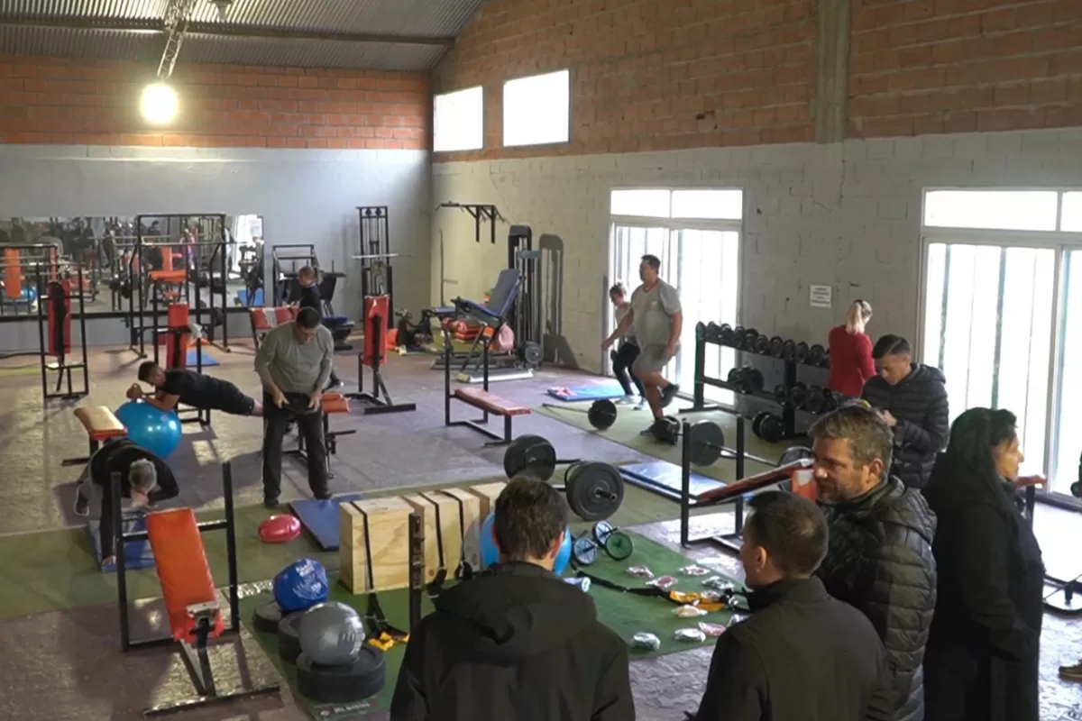 El Complejo Deportivo Ra&uacute;l Alfons&iacute;n fortalece su gimnasio con nuevo equipamiento
