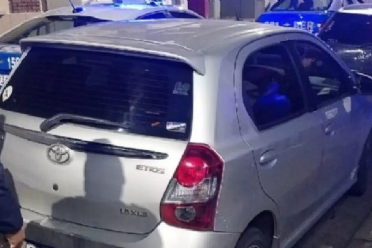 robaron un auto en pleno centro y lo encontraron en otro lugar a las pocas horas