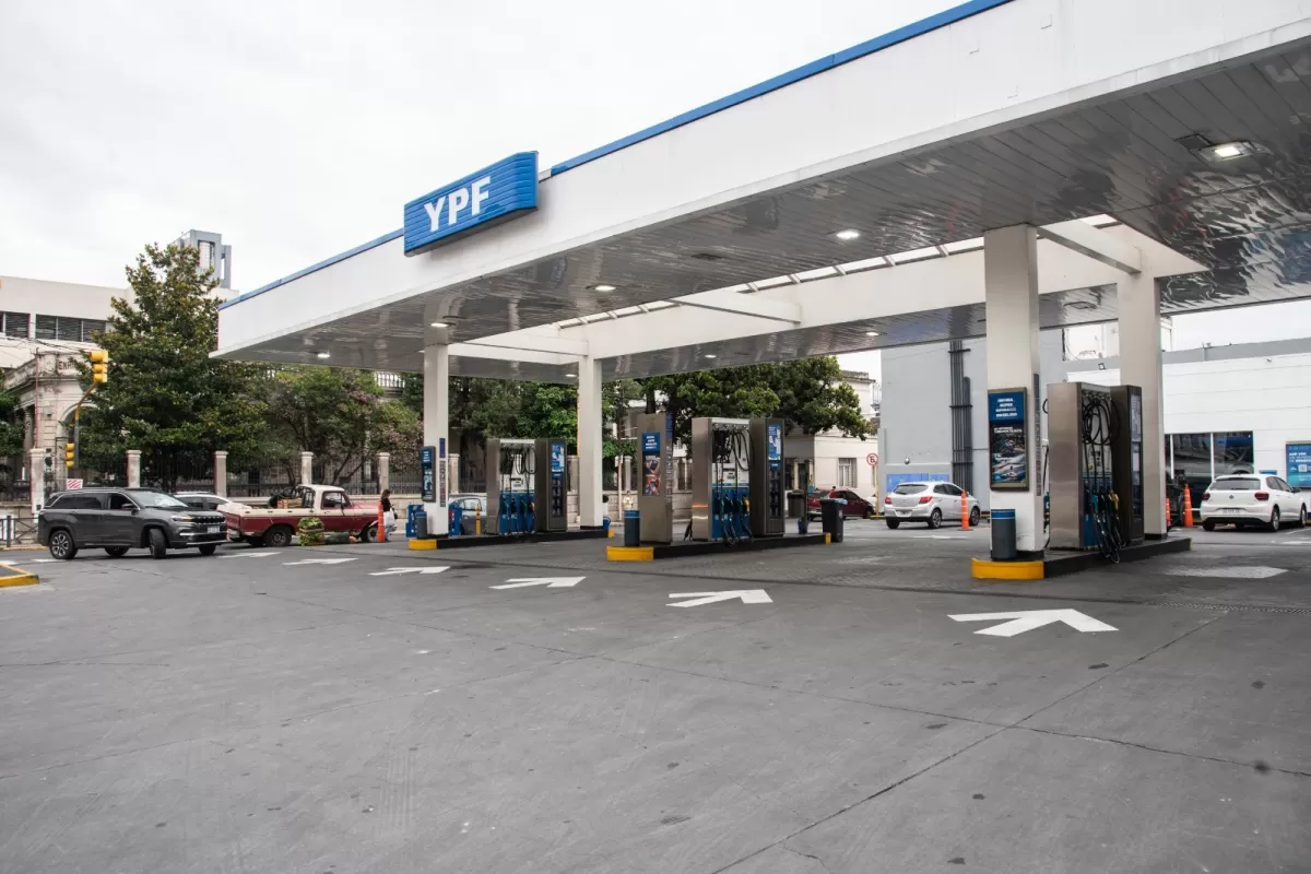 Aumentaron los precios del combustible en las estaciones de servicio YPF