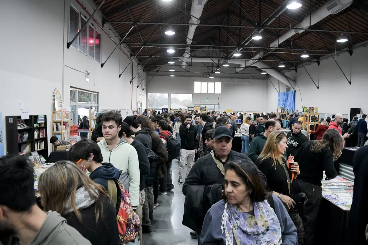 Miles de personas celebraron la lectura en la Feria del Libro “Paraná Lee 2025”
