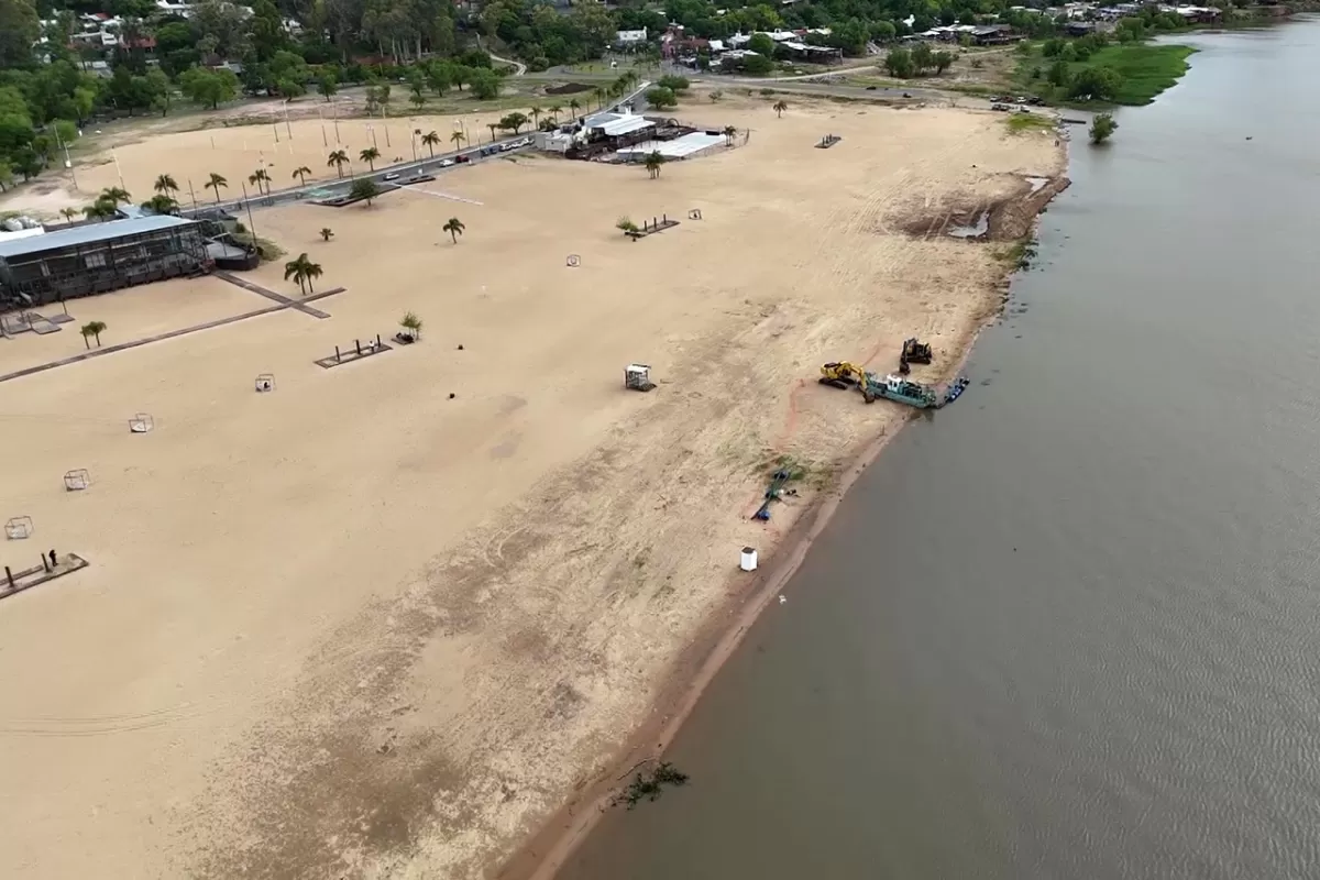 La Municipalidad avanza con trabajos de recuperación de la playa del balneario Thompson