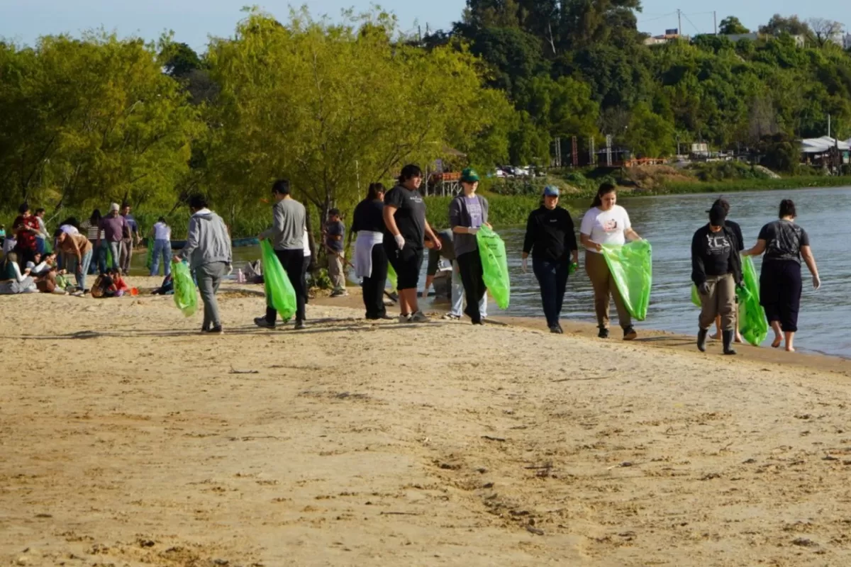 La conciencia ambiental gan&oacute; relevancia en una jornada junto al r&iacute;o