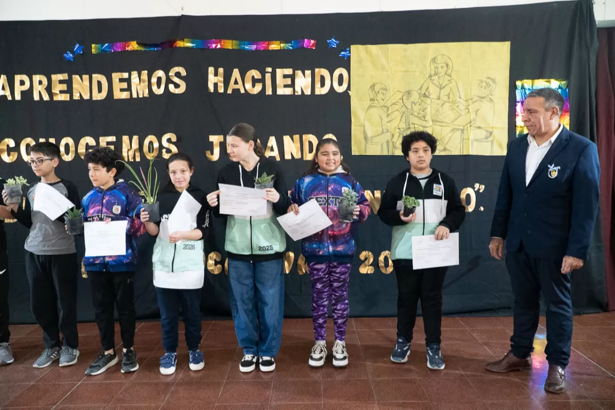 Reconocieron a alumnos que participaron en el programa Ovitrampras