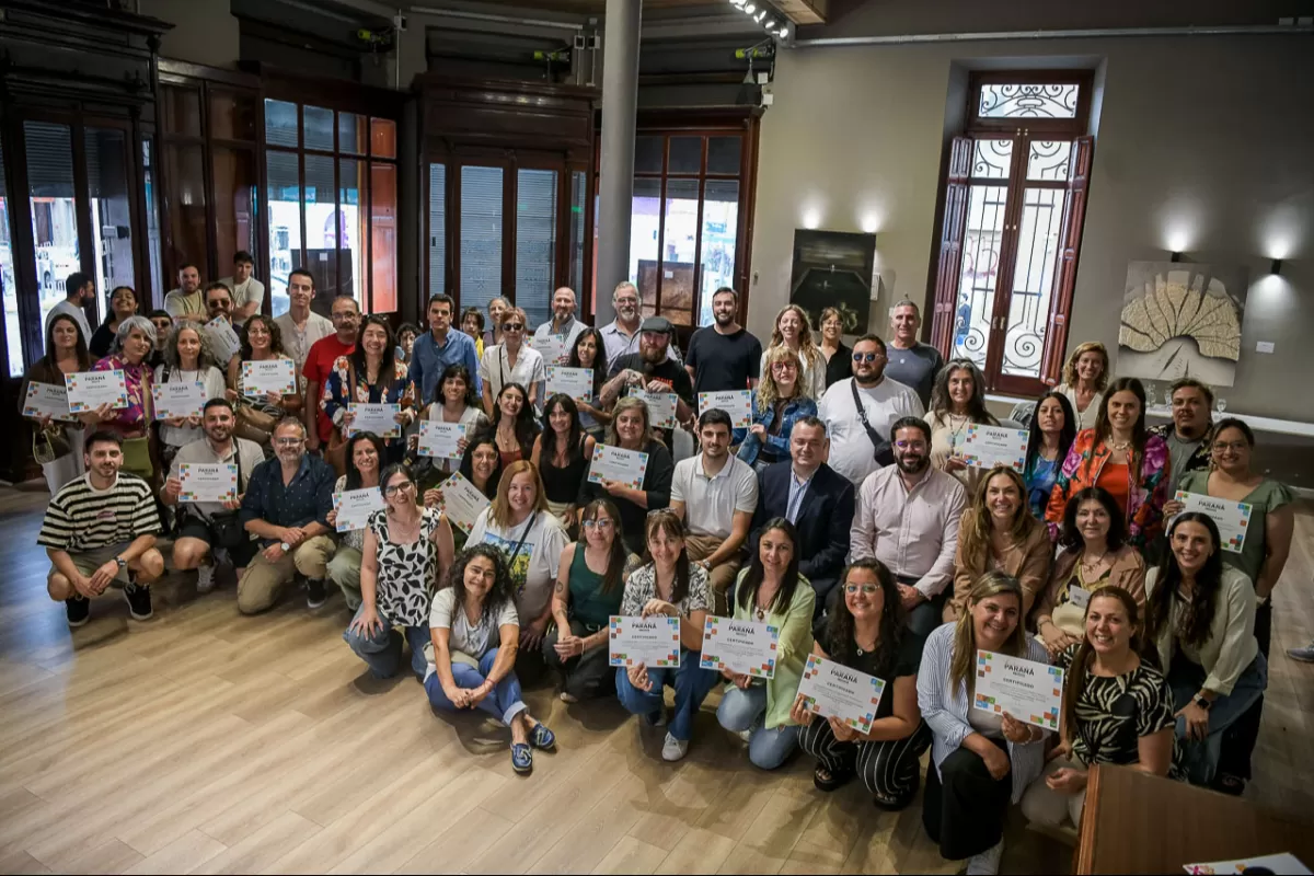 Rumbo a la Diseña Paraná: entregaron certificados a emprendedores