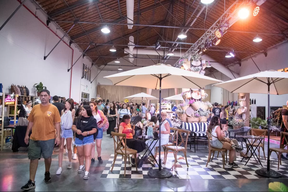 Mateando: el paseo comercial se afianza como polo de intercambio econ&oacute;mico vinculado a la cultura matera