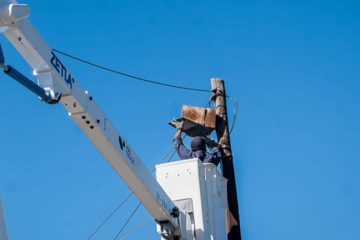 Avanza el Plan 100 por ciento LED: nuevas luminarias en tres barrios de Paran&aacute;