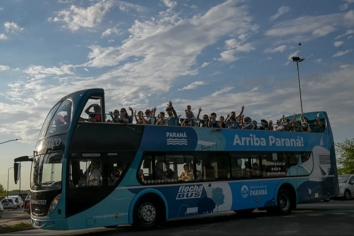 El Paran&aacute; Bus Tur&iacute;stico, una de las propuestas m&aacute;s elegidas para recorrer la ciudad en Semana Santa