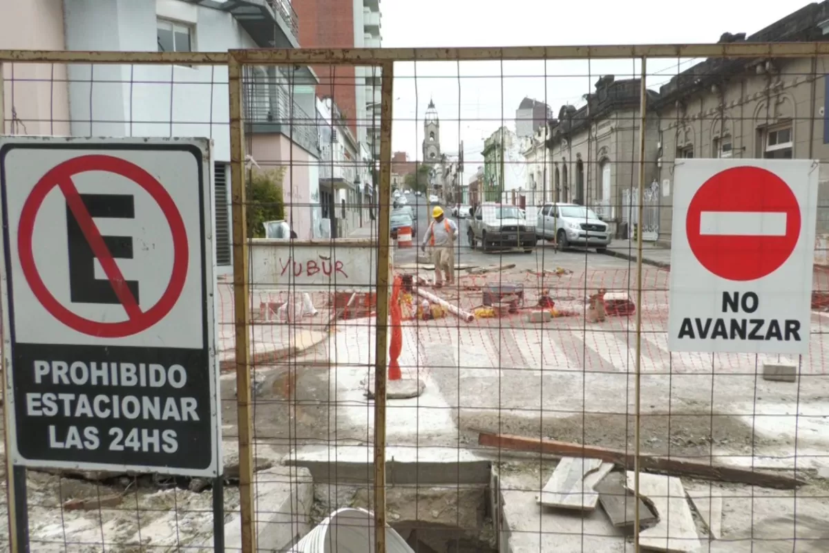 El Municipio pidi&oacute; a la provincia acortar plazos para la culminaci&oacute;n de la obra de desag&uuml;es que afecta el tr&aacute;nsito en el centro