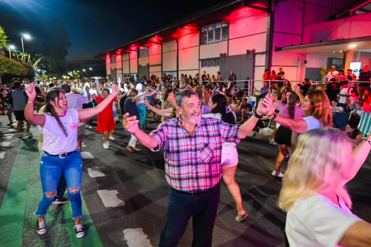 Modo Pe&ntilde;a propone una noche de folclore y encuentro frente a Sala Mayo