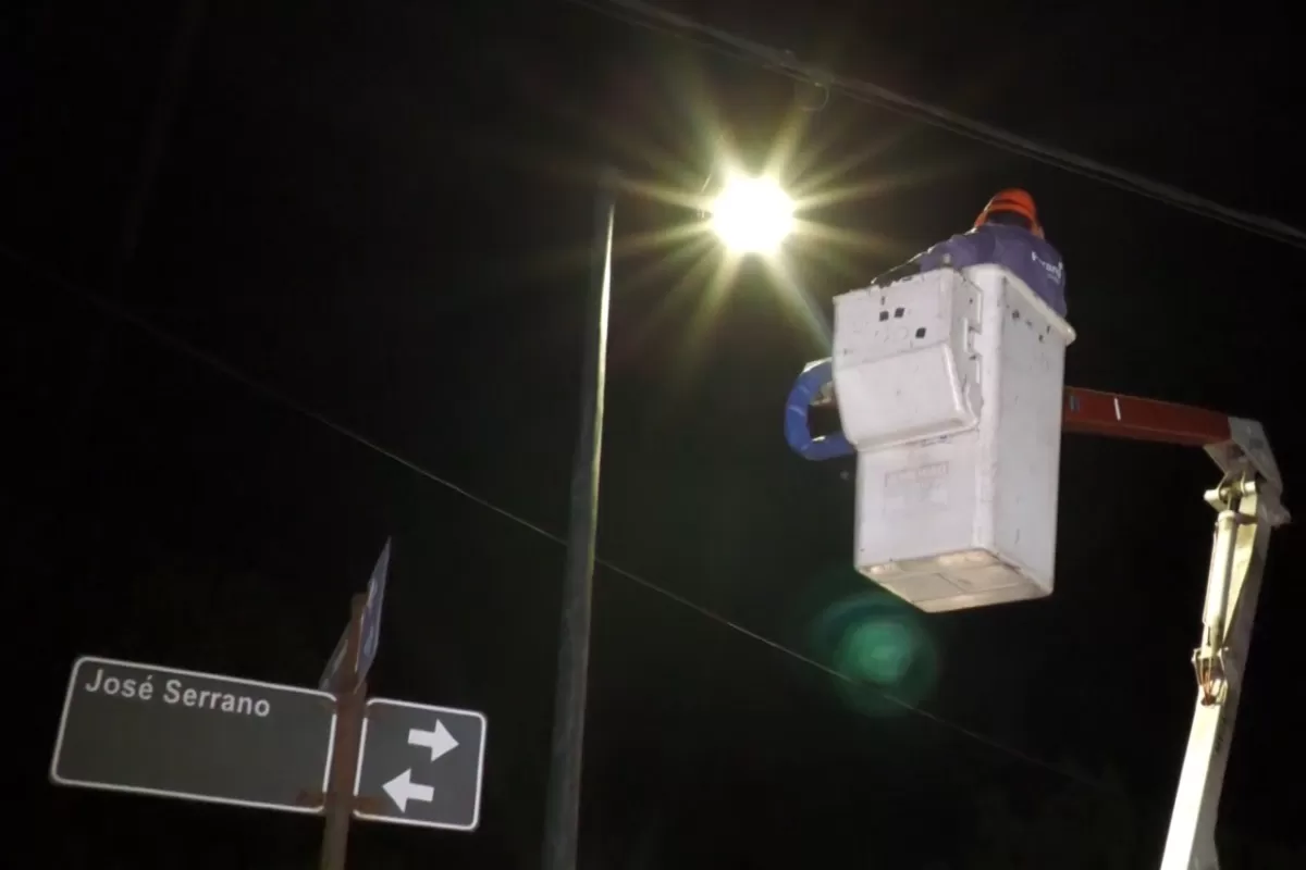 Paran&aacute; alcanz&oacute; el 89 por ciento de alumbrado LED con nuevas obras en Parque del Lago