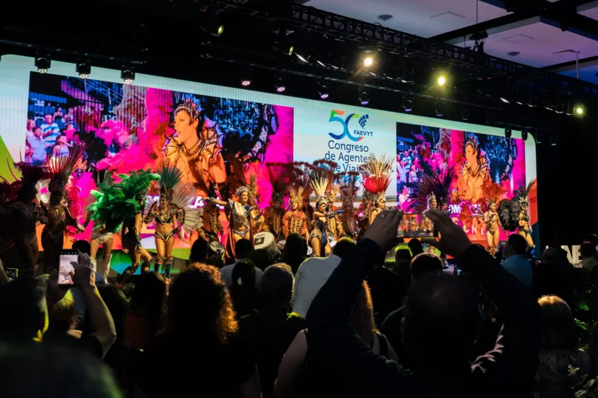 El Carnaval del País cerró el 50º Congreso de Agentes de Viajes en la ciudad