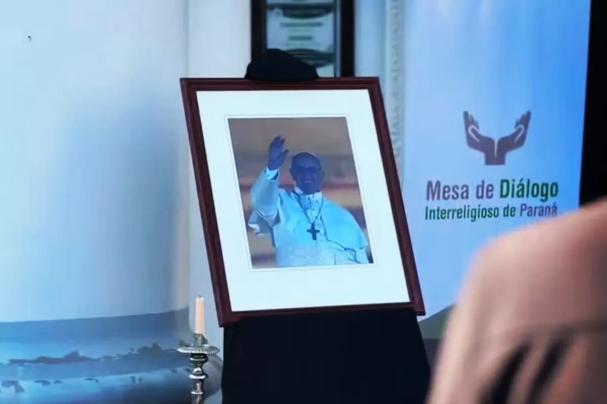 La Mesa de Diálogo Interreligioso homenajeó al Papa Francisco en la ciudad