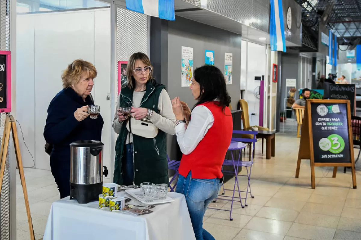 Sabores de las Ferias propuso degustación de infusiones y variedad de tortas