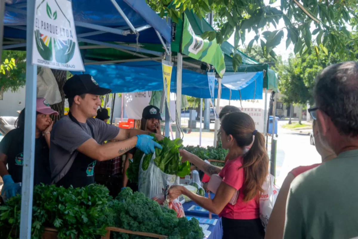 La “Feria en tu Barrio” continúa recorriendo la ciudad durante 2025