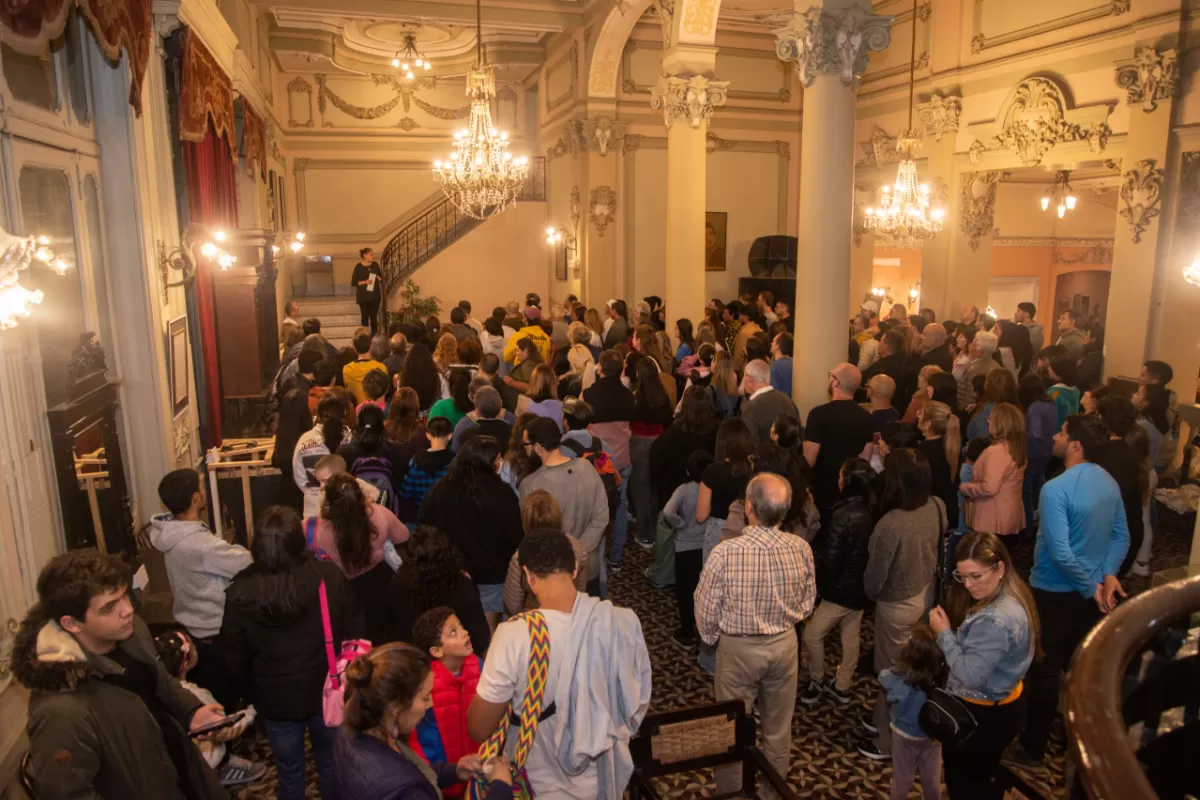 Visitas guiadas al Teatro Municipal 3 de Febrero, una oportunidad para descubrir su historia