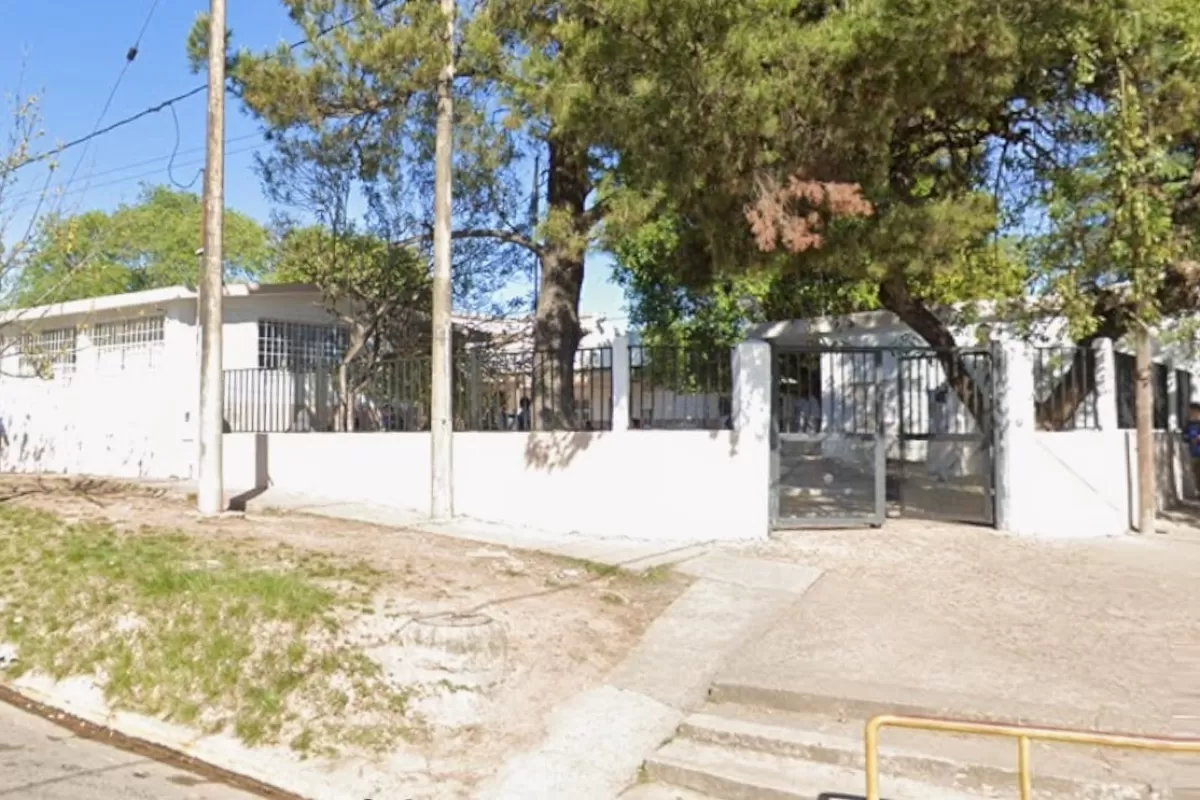 Se intervendrá la Escuela 18 para resolver daños por filtraciones