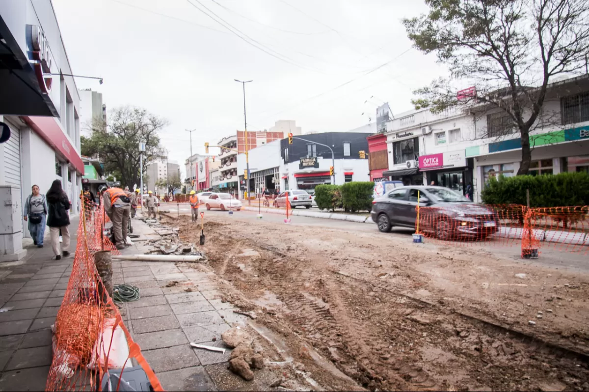 Comenzaron los trabajos de la obra de renovaci&oacute;n en calle 25 de Mayo
