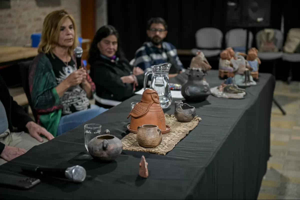 Paran&aacute; reuni&oacute; a ceramistas de la regi&oacute;n y construy&oacute; un horno comunitario, con el barro como identidad