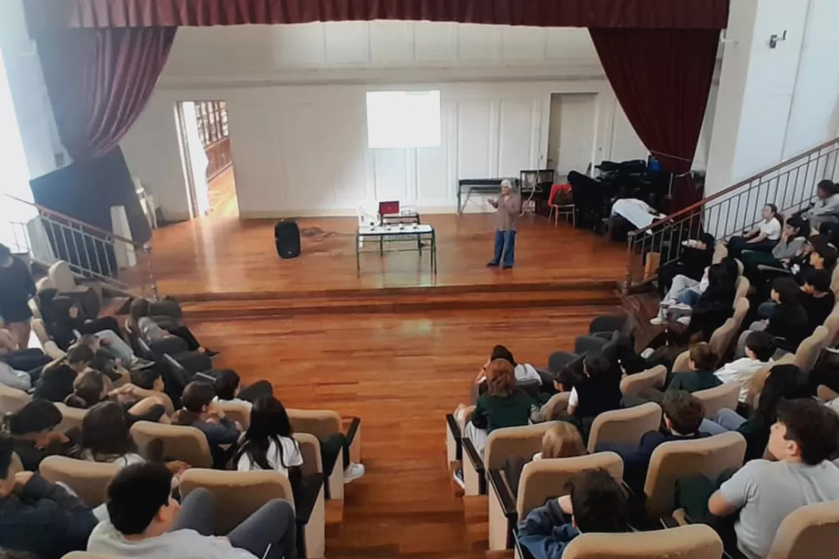 Escuelas de Paraná participarán en un monitoreo de ovitrampas para prevención del dengue