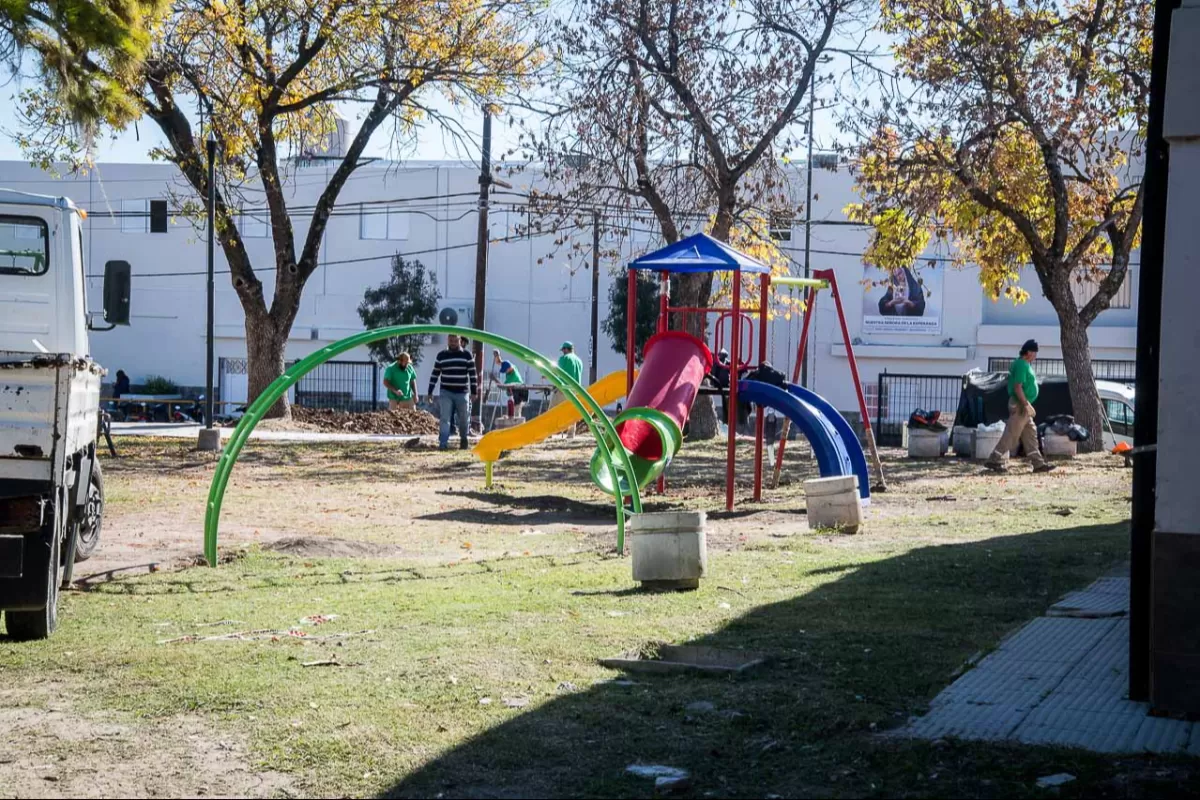 La Municipalidad recupera la Plaza Primera Junta