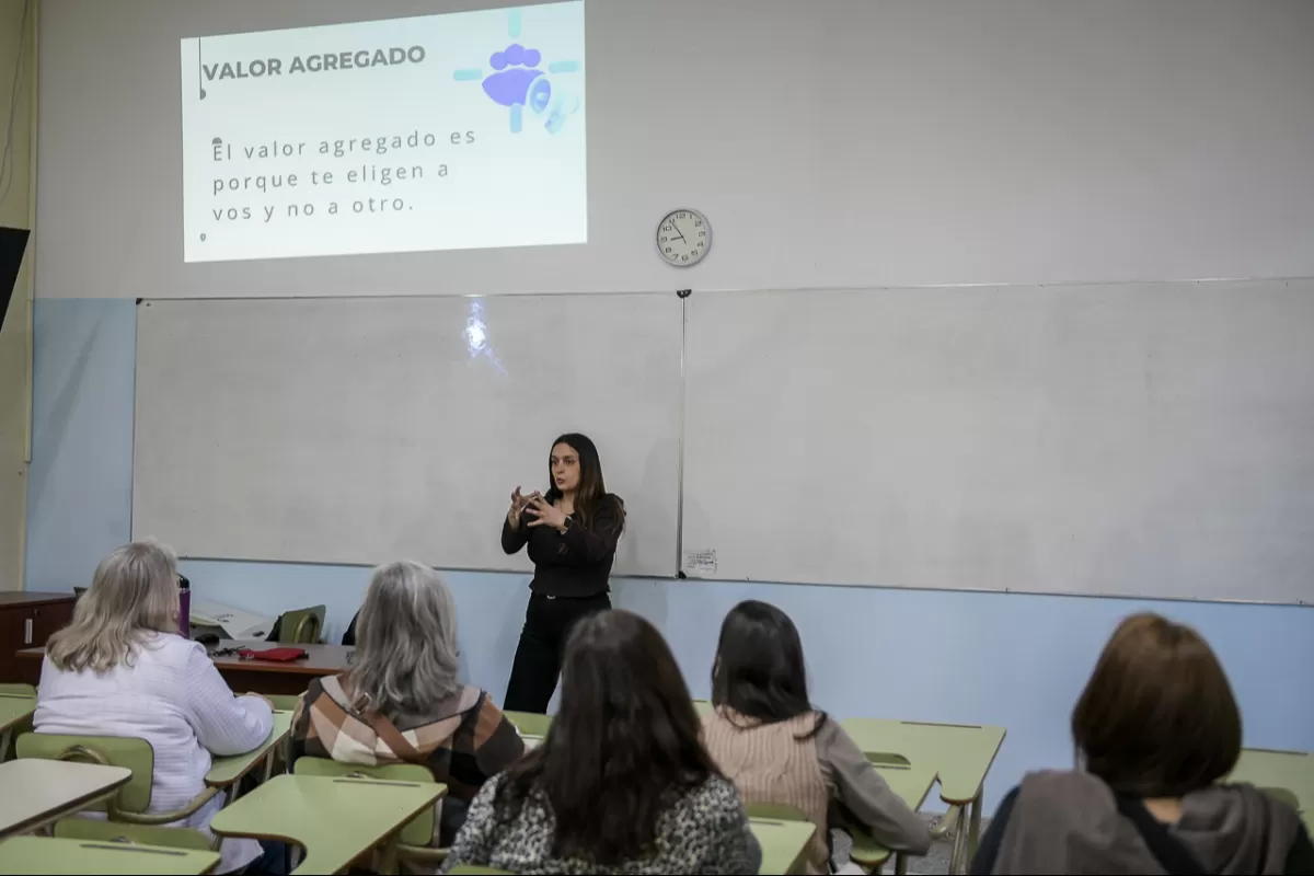 M&aacute;s de 100 emprendedores culminaron el ciclo de capacitaciones de Dise&ntilde;a Paran&aacute;