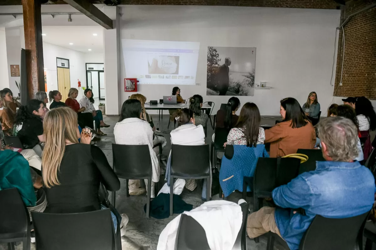 Paran&aacute; fortalece los emprendimientos de la Feria Circular con un ciclo de conversatorios