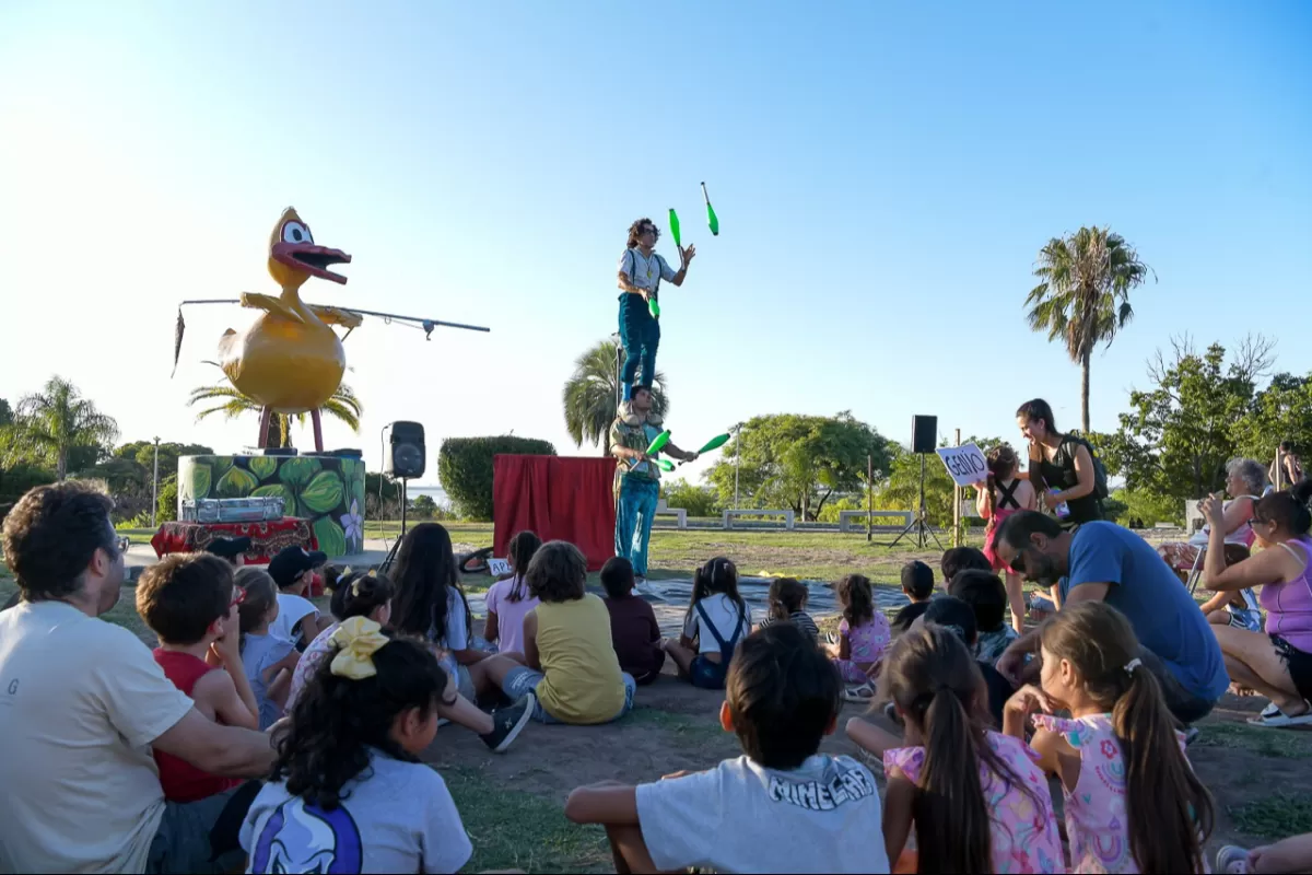 Presentaron la puesta en valor de la plaza del Patito Sirir&iacute;