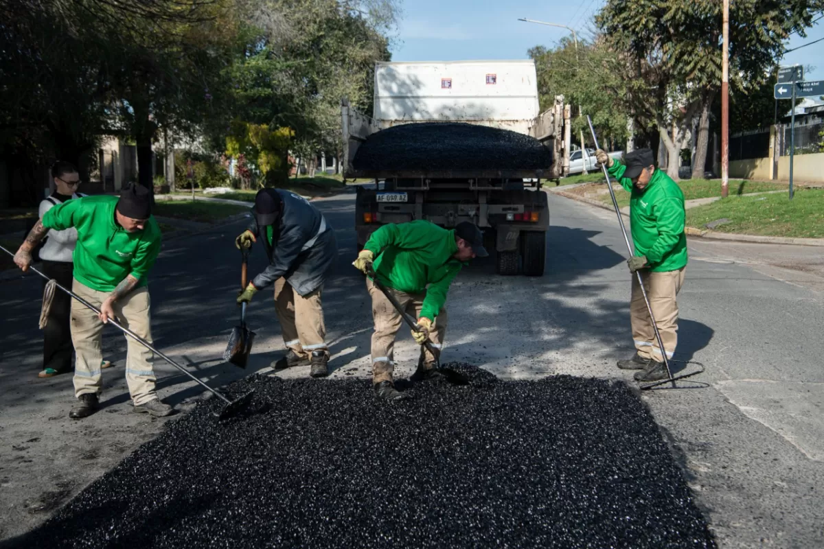 La Municipalidad intervino con mejoras viales en barrio Santa Luc&iacute;a