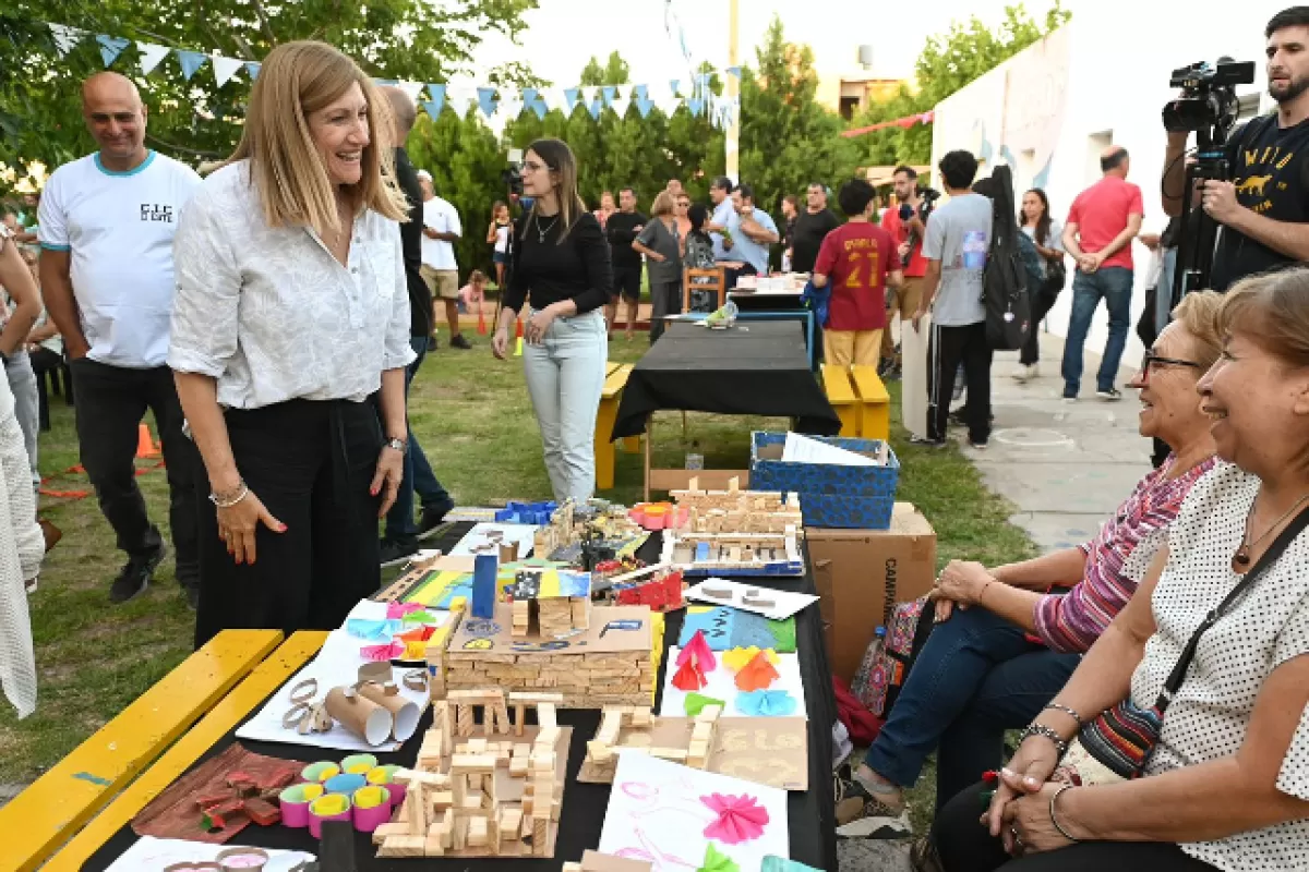 Romero acompañó el cierre de los Talleres Culturales Barriales 2024