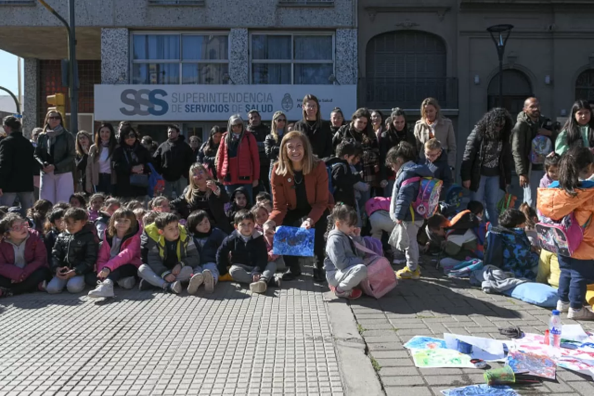 Inauguraron un mural conmemorativo por los 140 años del jardín de infantes de la Escuela Normal