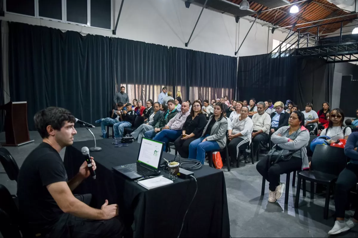 Paran&aacute; acompa&ntilde;a a organizaciones sociales con capacitaciones en manipulaci&oacute;n de alimentos