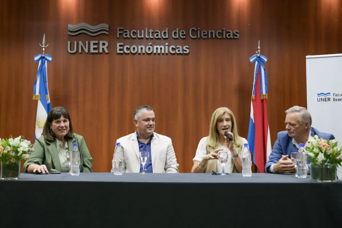 Romero acompa&ntilde;&oacute; la entrega de certificados de la Diplomatura en Gesti&oacute;n de Municipios Sostenibles