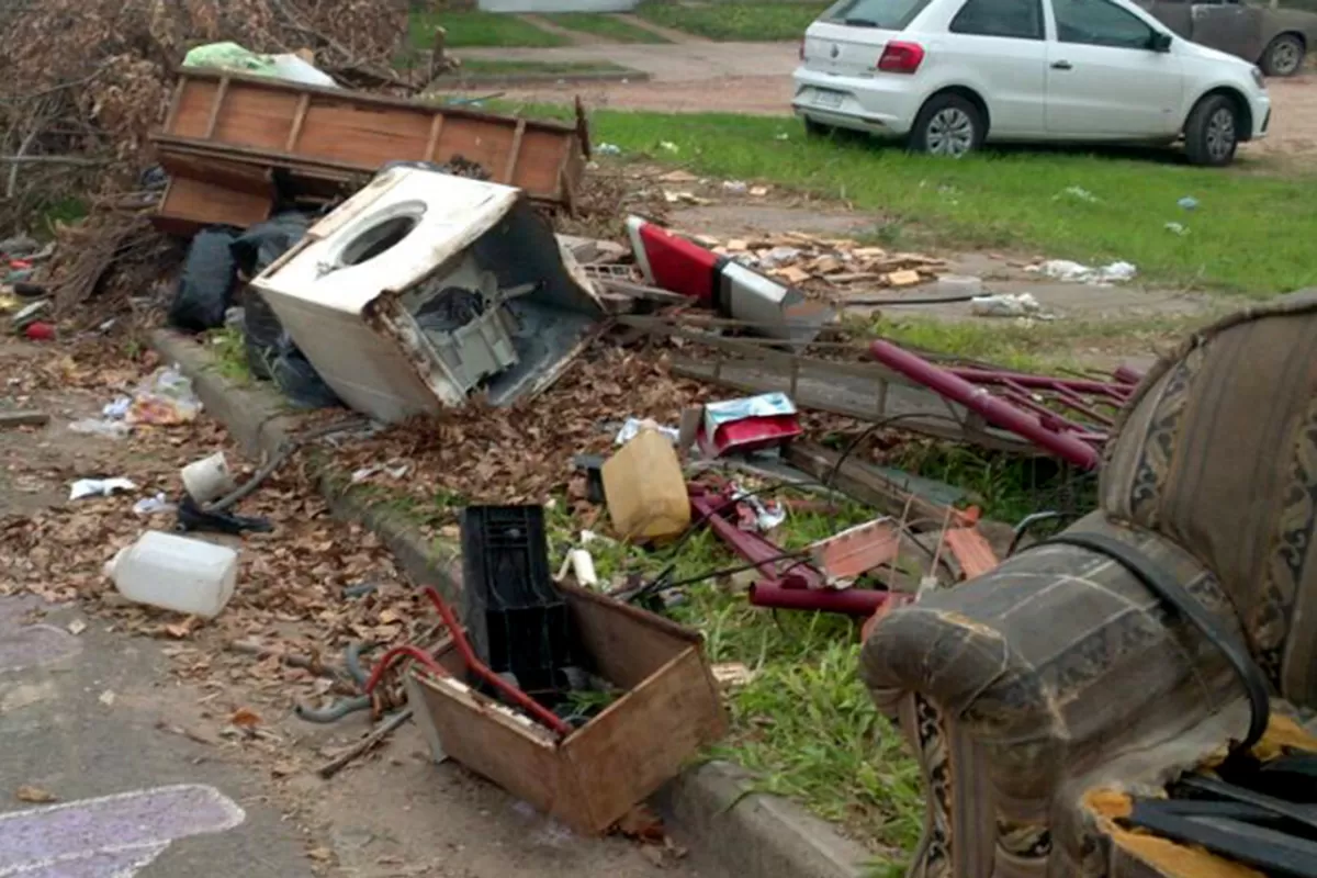 Contin&uacute;a la campa&ntilde;a de descacharrizaci&oacute;n en barrios de la ciudad