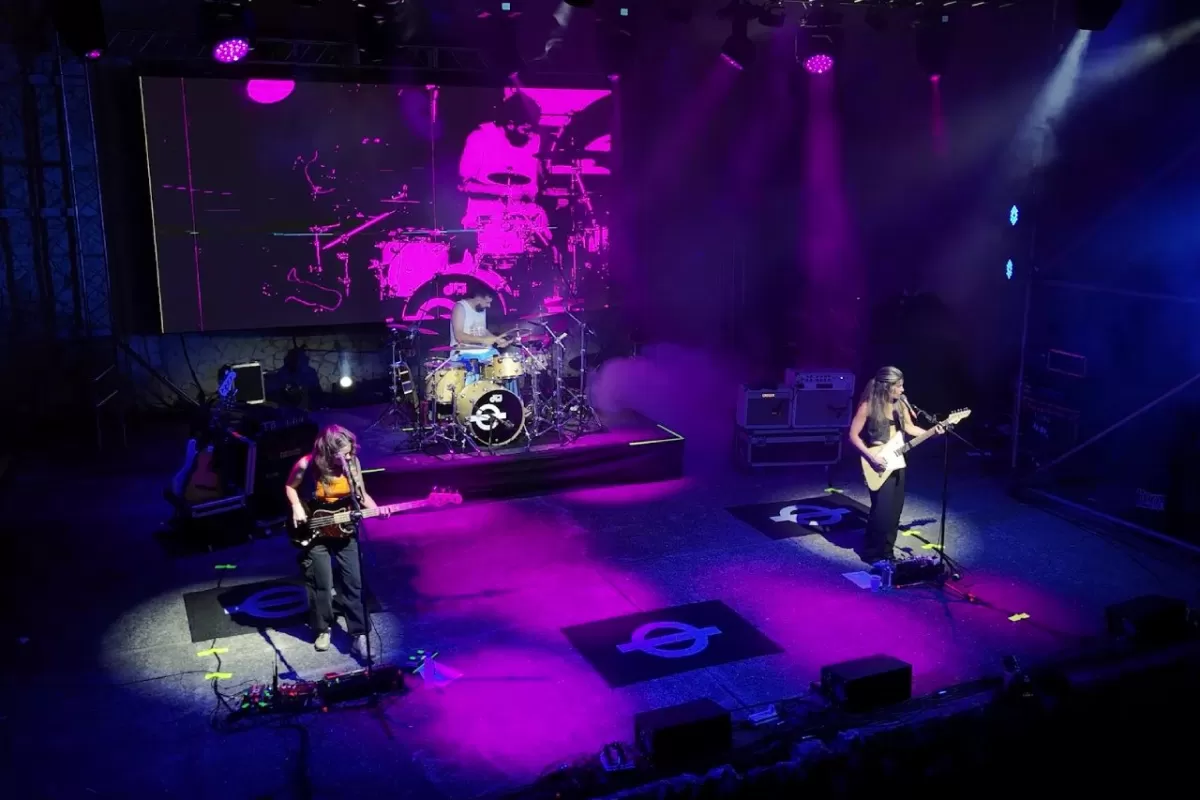 Eruca Sativa conquist&oacute; al p&uacute;blico en la segunda noche de M&uacute;sica en el Anfiteatro