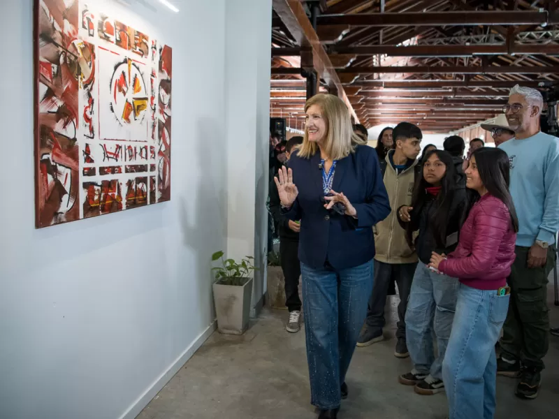 El Centro Cultural Juan L. Ortiz recibi&oacute; la donaci&oacute;n de cuatro obras de la Gloria Montoya