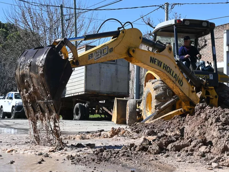 Finalizó la reparación de red de agua potable en calles Mantegazza y 3 de Febrero