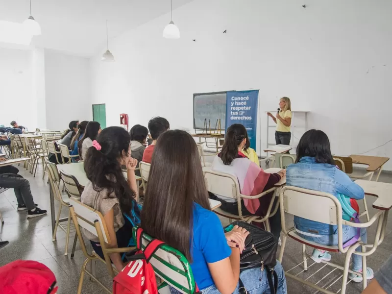 El programa “Educación en el Consumo” abre su convocatoria para escuelas secundarias