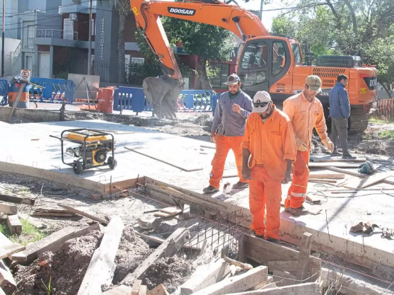 La Municipalidad avanza con la obra hidráulica de calle La Rioja