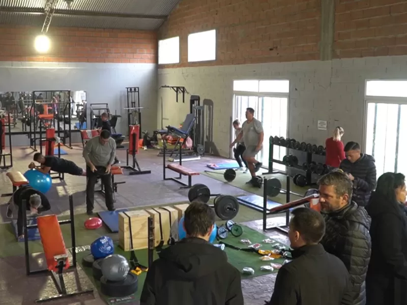 El Complejo Deportivo Ra&uacute;l Alfons&iacute;n fortalece su gimnasio con nuevo equipamiento