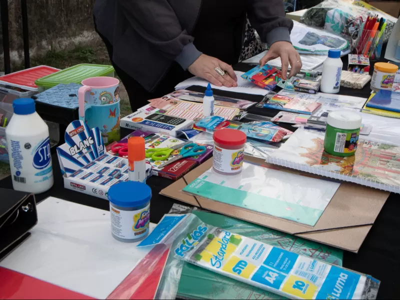 Vecinos destacan las oportunidades que ofrece la feria &ldquo;Vuelta a clases&rdquo;
