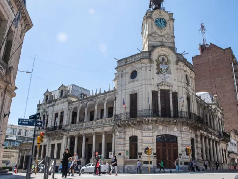 La Municipalidad pondrá en valor el histórico reloj del Palacio Municipal