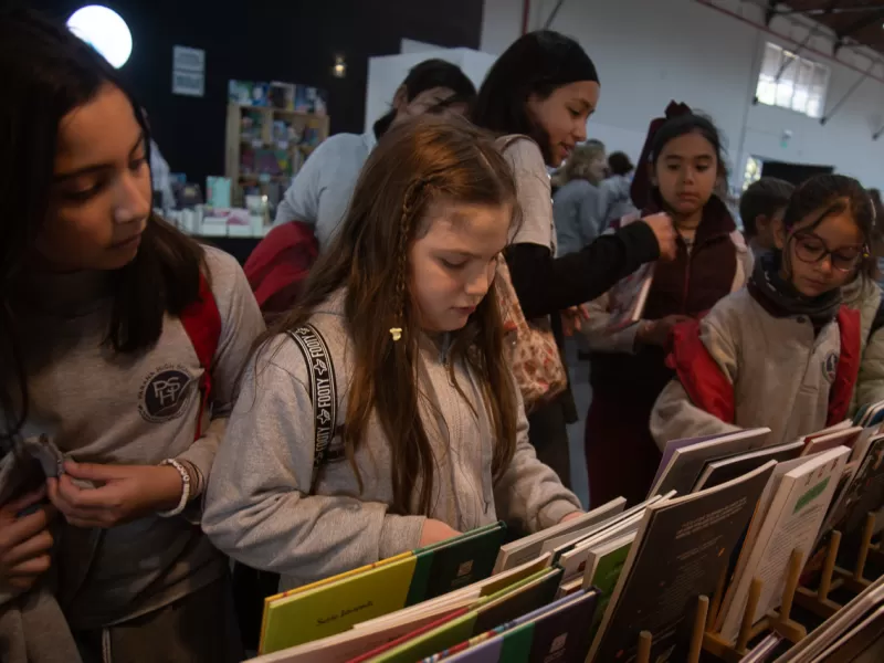 Las escuelas tendr&aacute;n un d&iacute;a especial en la XIV Feria del Libro Paran&aacute; Lee