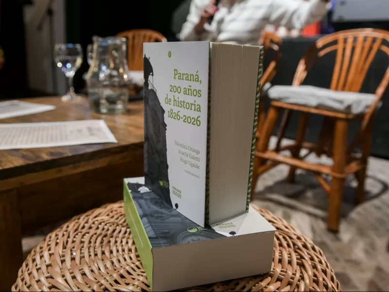 Paran&aacute; celebr&oacute; sus 200 a&ntilde;os con un libro que re&uacute;ne 37 miradas sobre la ciudad