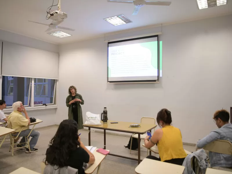 Continúan las reuniones informativas en universidades