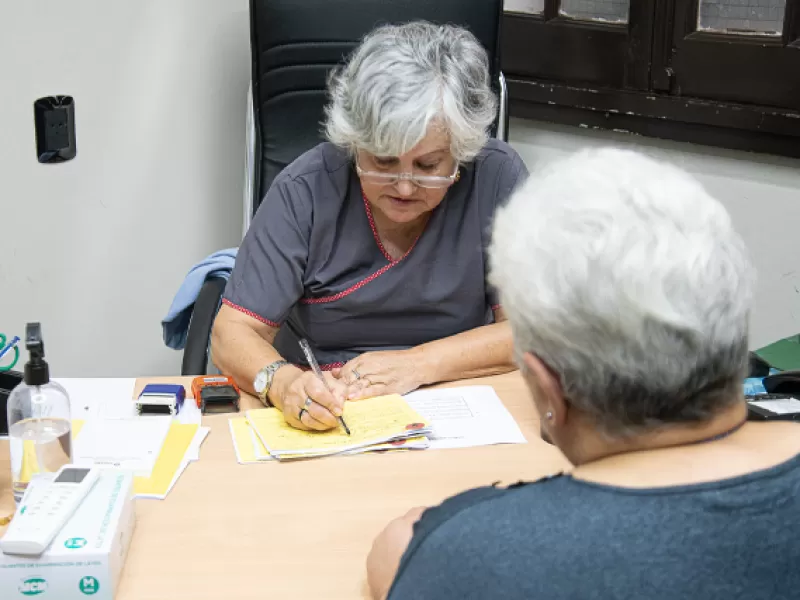 Trabajadoras del Municipio acceden a controles mamarios gratuitos