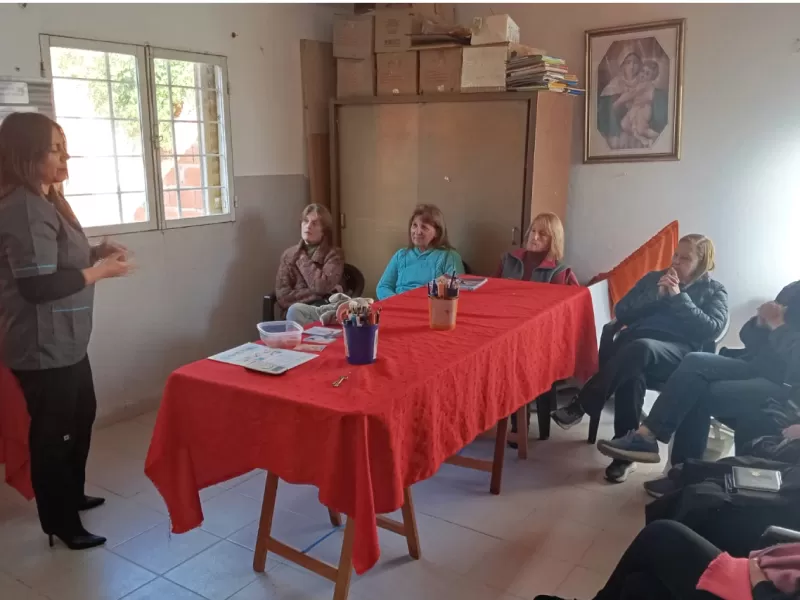 Realizaron una charla de salud bucal en el Padre Kentenich