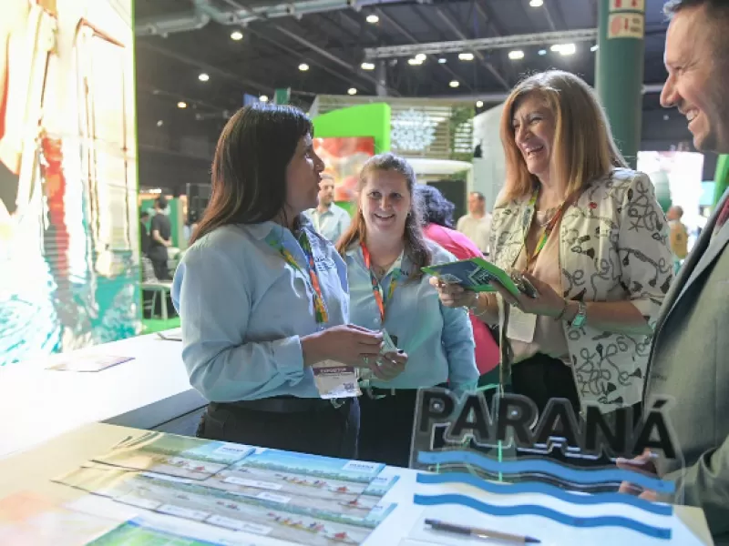 La intendenta Rosario Romero visitó la Feria Internacional de Turismo